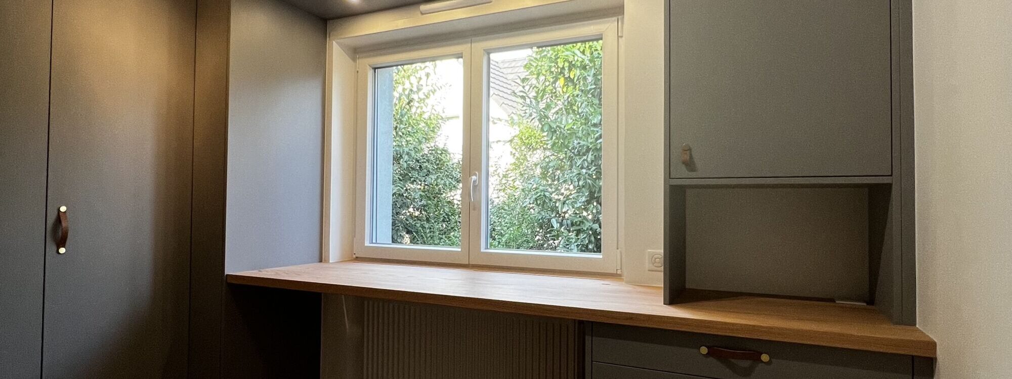 IMG_2440 2000X750 | Atelier F.PERROY Pourquoi choisir le bois pour une tablette de fenêtre ? Wittelsheim