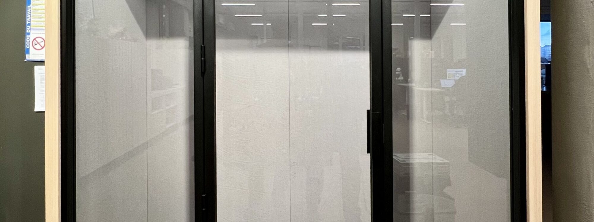 Cabine de discr&eacute;tion sur-mesure by Atelier F.PERROY Cernay