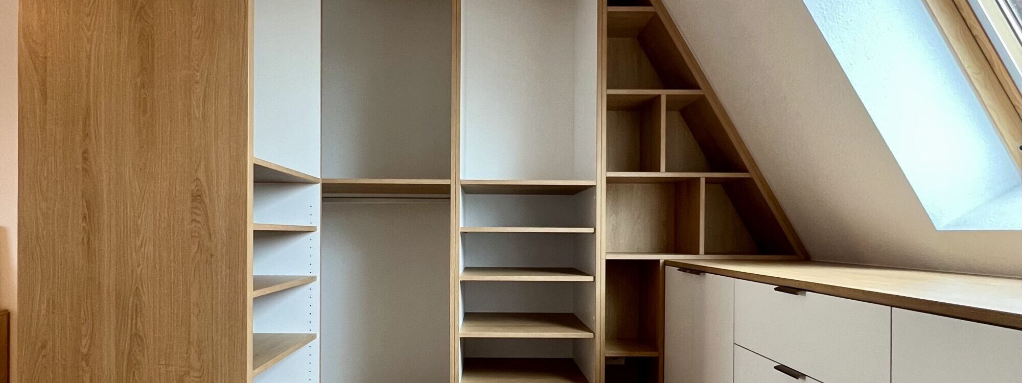 Vous voulez d&eacute;couvrir notre derni&egrave;re r&eacute;alisation ? Un dressing ouvert sur-mesure ! Kingersheim