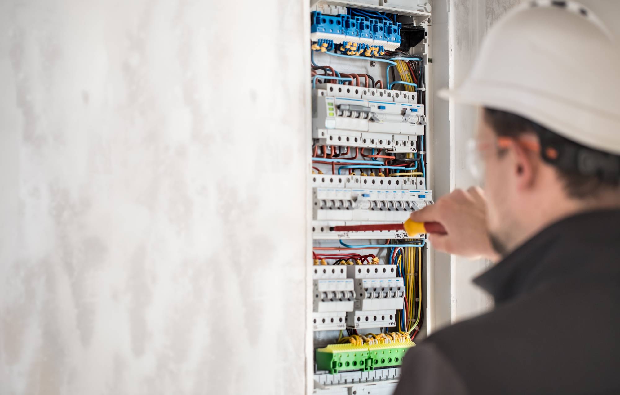 Comment concevoir un meuble cache coffret électrique ? Saint-Louis